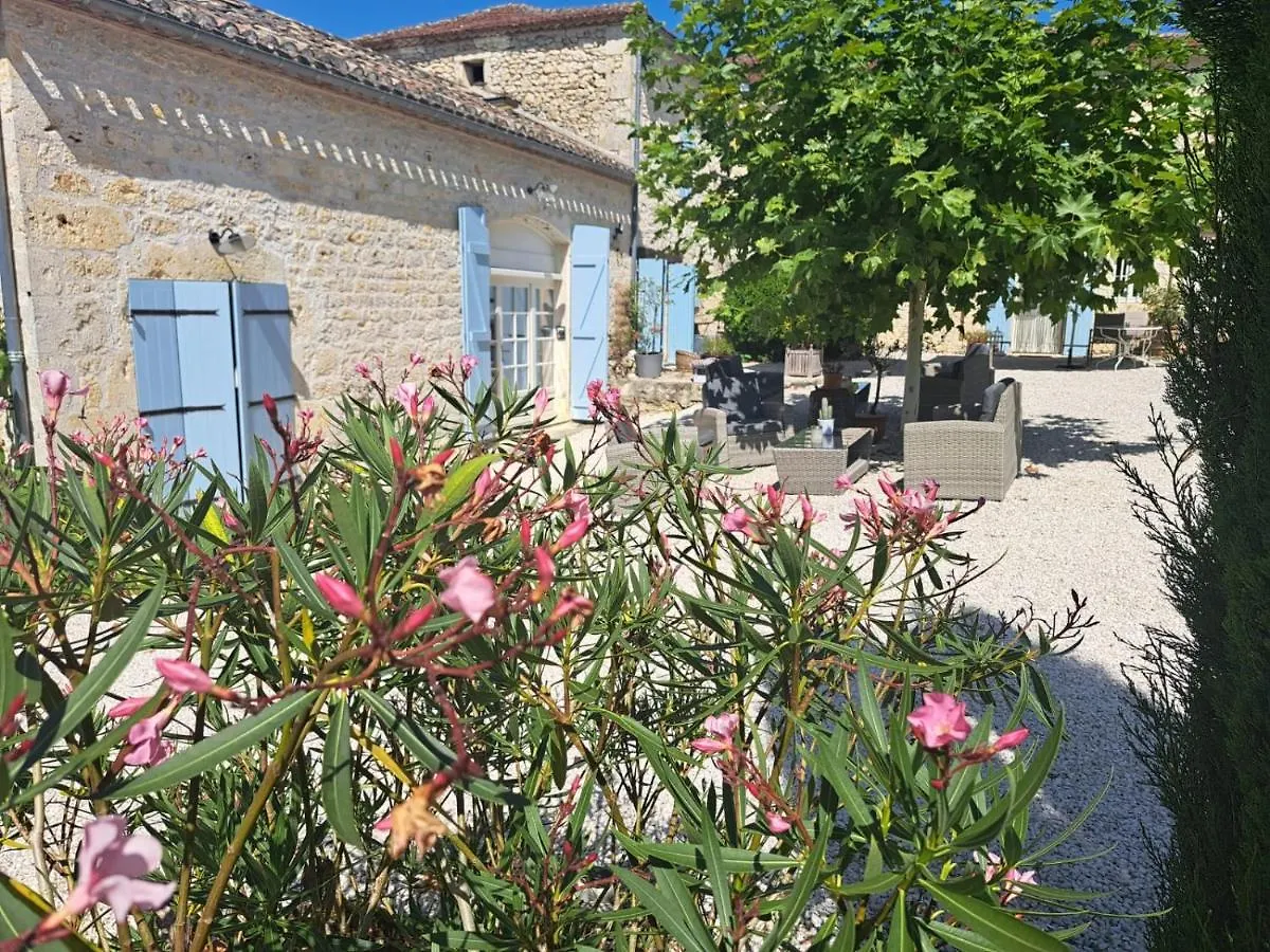 Bed and Breakfast La Nouvelle Vie En Quercy Montaigu-de-Quercy 0*,  Francia