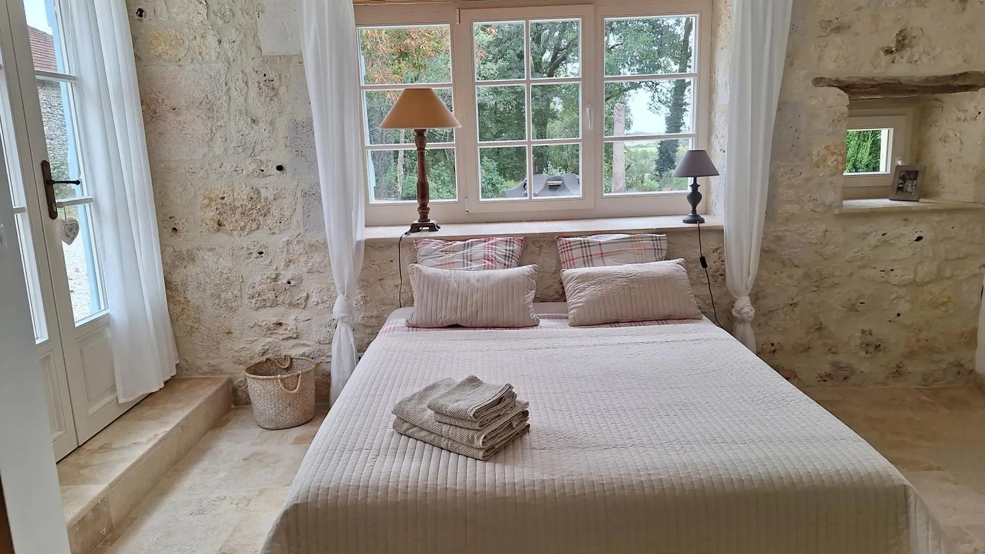 Bed and Breakfast La Nouvelle Vie En Quercy Montaigu-de-Quercy 0*,